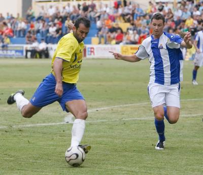 El Ayuntamiento llega a un acuerdo con el Orihuela CF para evitar la desaparición del club